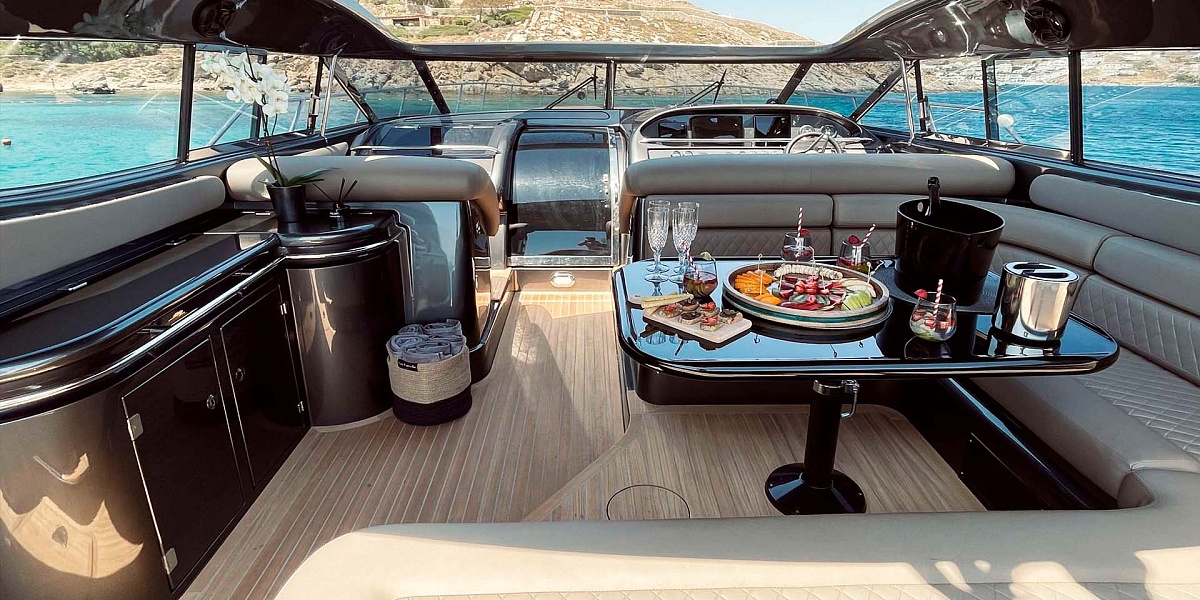 Аренда яхты Sunseeker 68 "007" на Миконосе